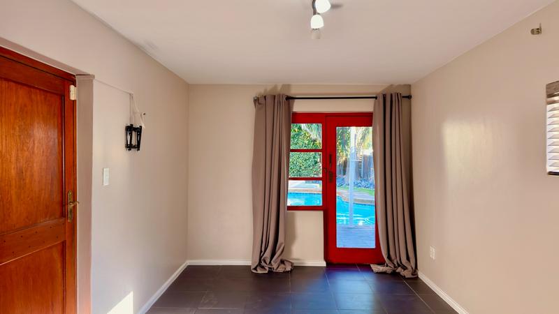 5 Bedroom Property for Sale in Kenridge Western Cape